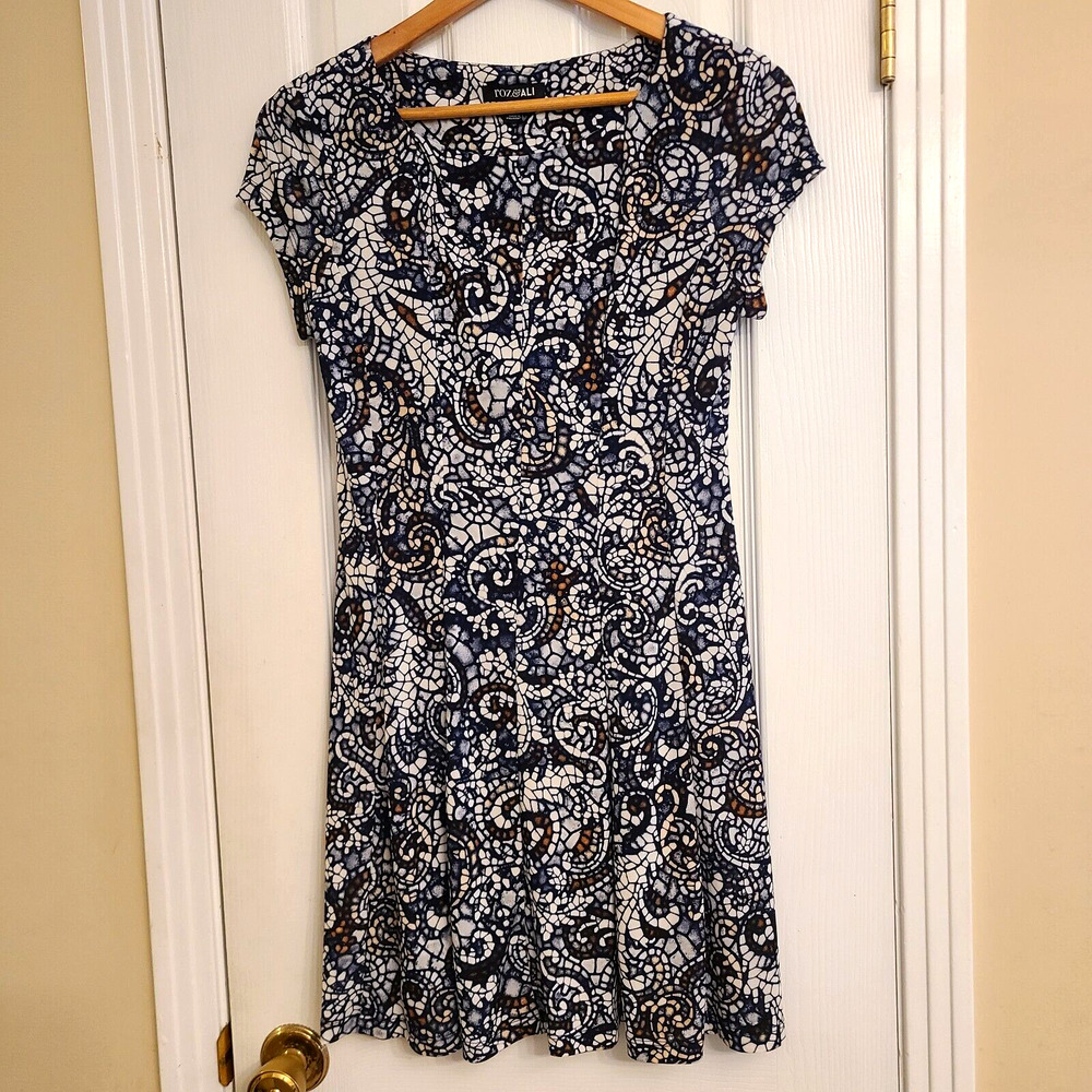Roz & Ali Short Sleeve Fit Flare Blue White Stretchy Dress Petite Size 4
